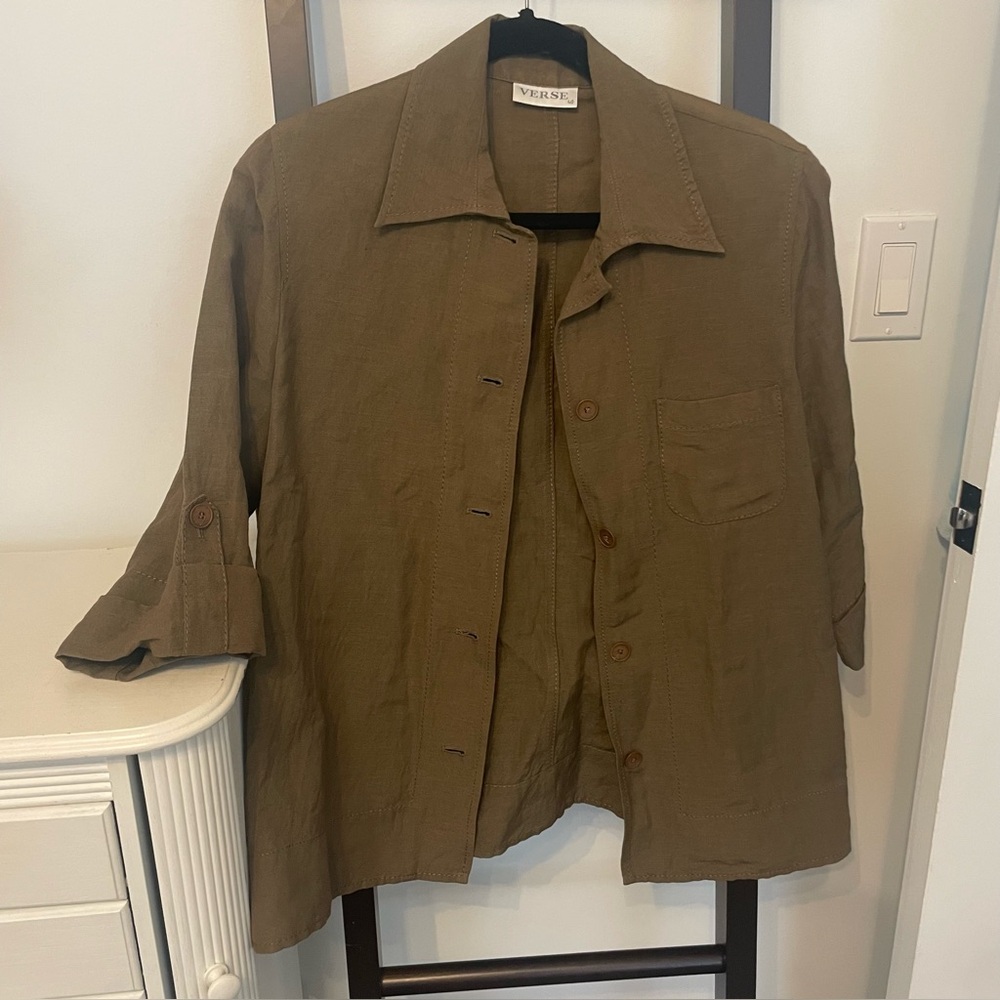 Verse linen top-brown button up blazer style top. 
European design size L